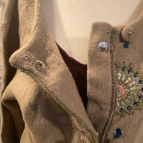 “APRIL CORNELL” 100% Wool Beaded Sweater. - Picture 4 of 14